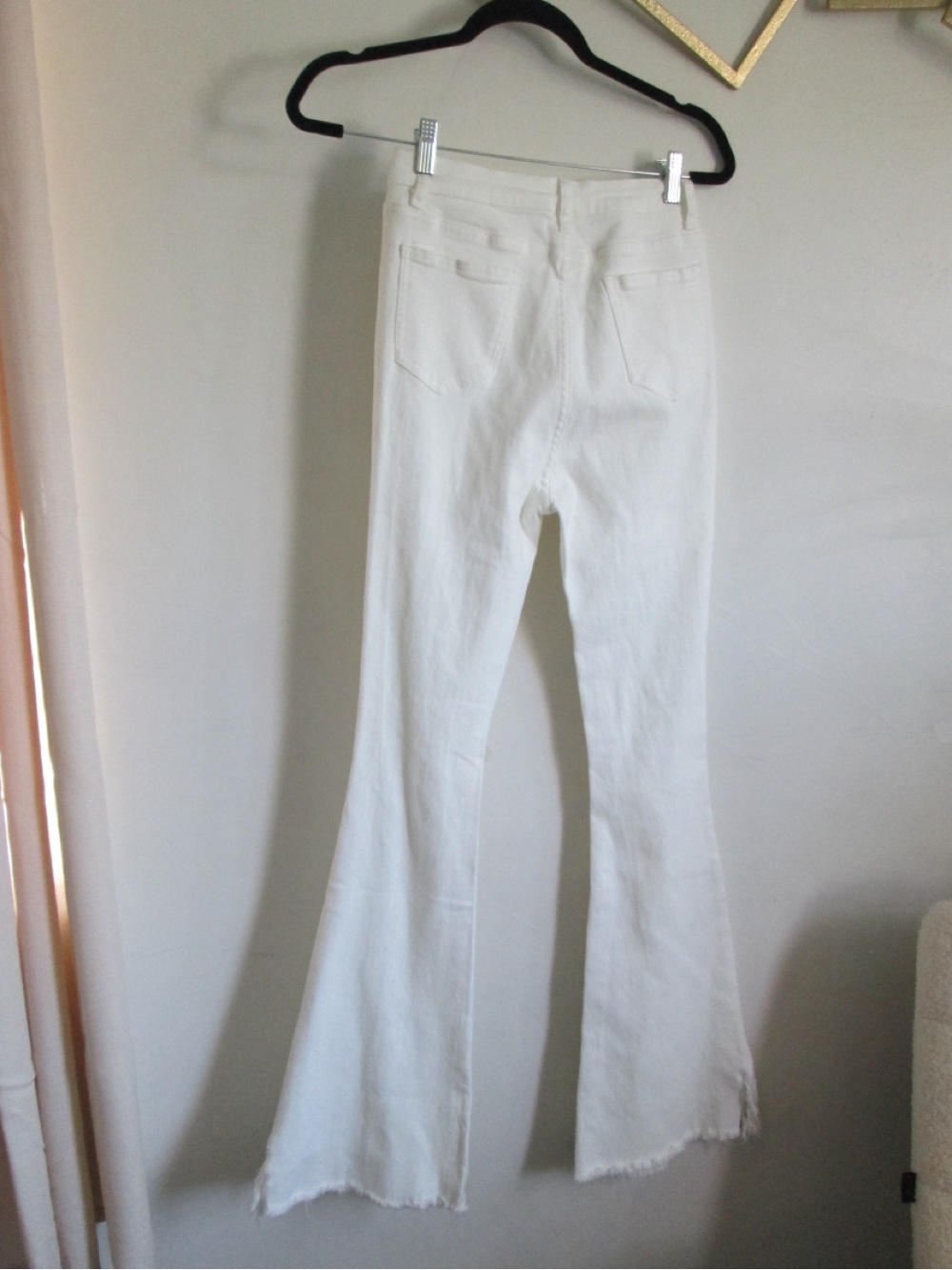 SHEIN White distressed pants - Picture 3 of 4